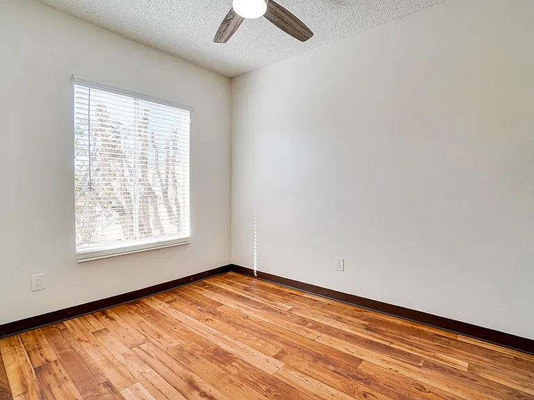 River Trail Apartments — Photo 27