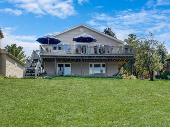 39 Delburne Dr, Davis, IL 61019