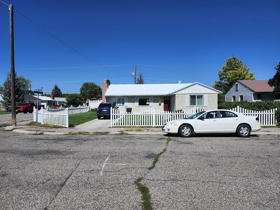 175 Alpine Dr
