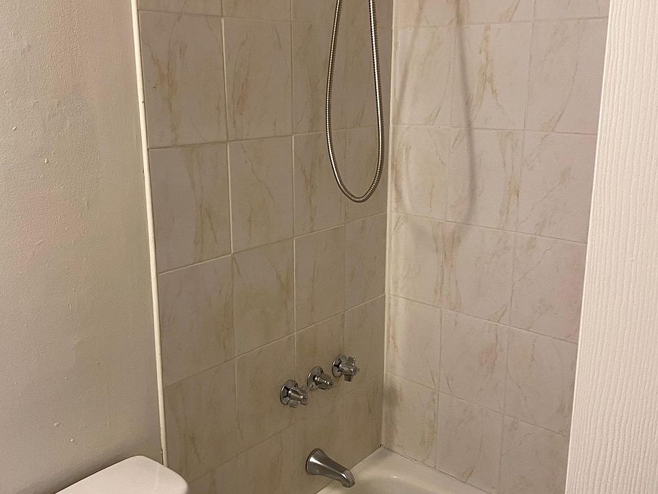 2nd image of 250 Sandalwood Dr Floor 1