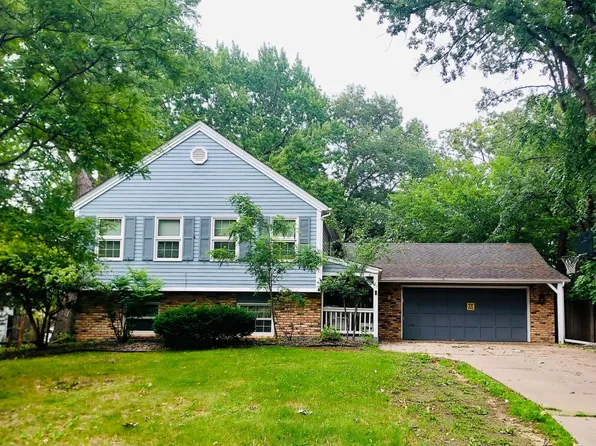 7424 Edgewood Ave N, Brooklyn Park, MN 55428