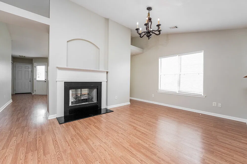 3 bed, 2.0 bath, 1437 sqft, $2,750 — Photo 3