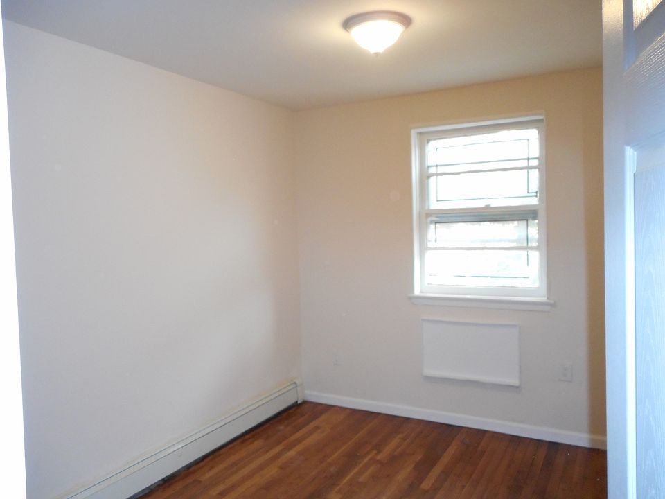 1st image of 1225 E 82nd St