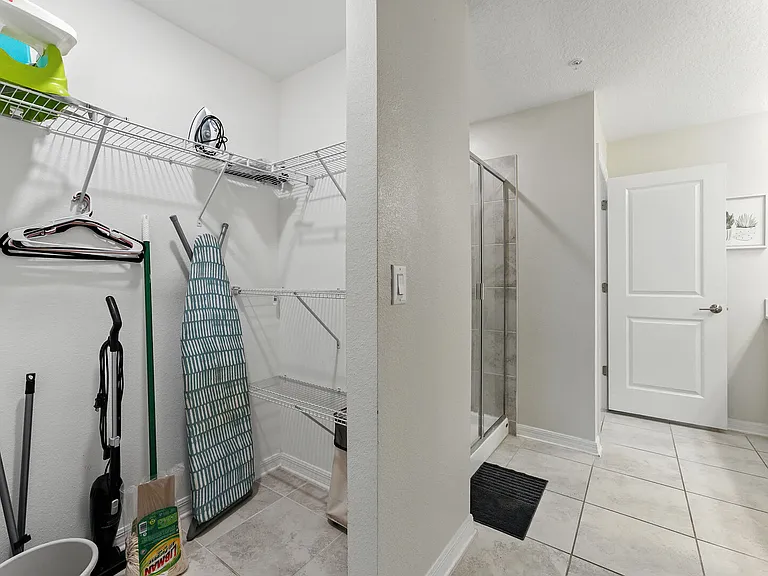 Paradox Cir — Photo 24