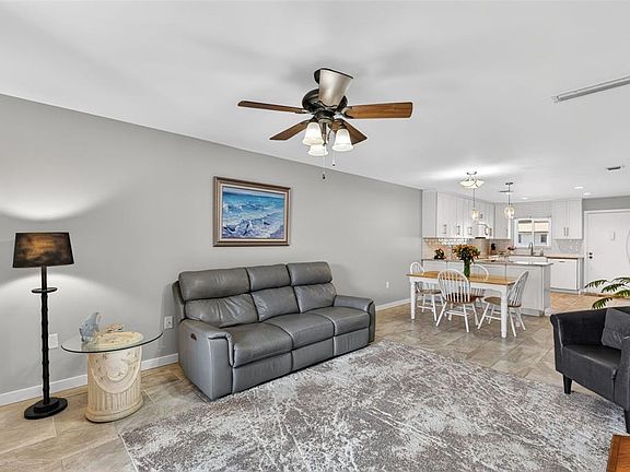 5th image of 1632 Stickney Point Rd APT 201