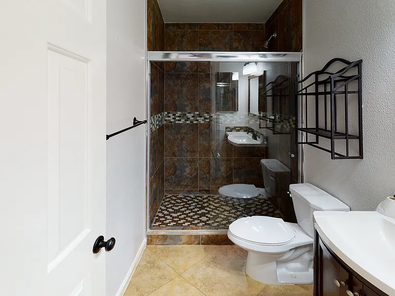 1206 E Redfield Rd #3 — Photo 9