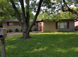 1318 SW Caledon St, Topeka, KS 66611