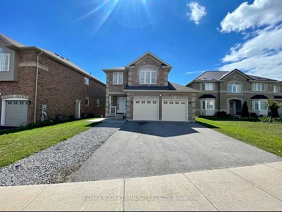 2nd image of 1385 Hunter St