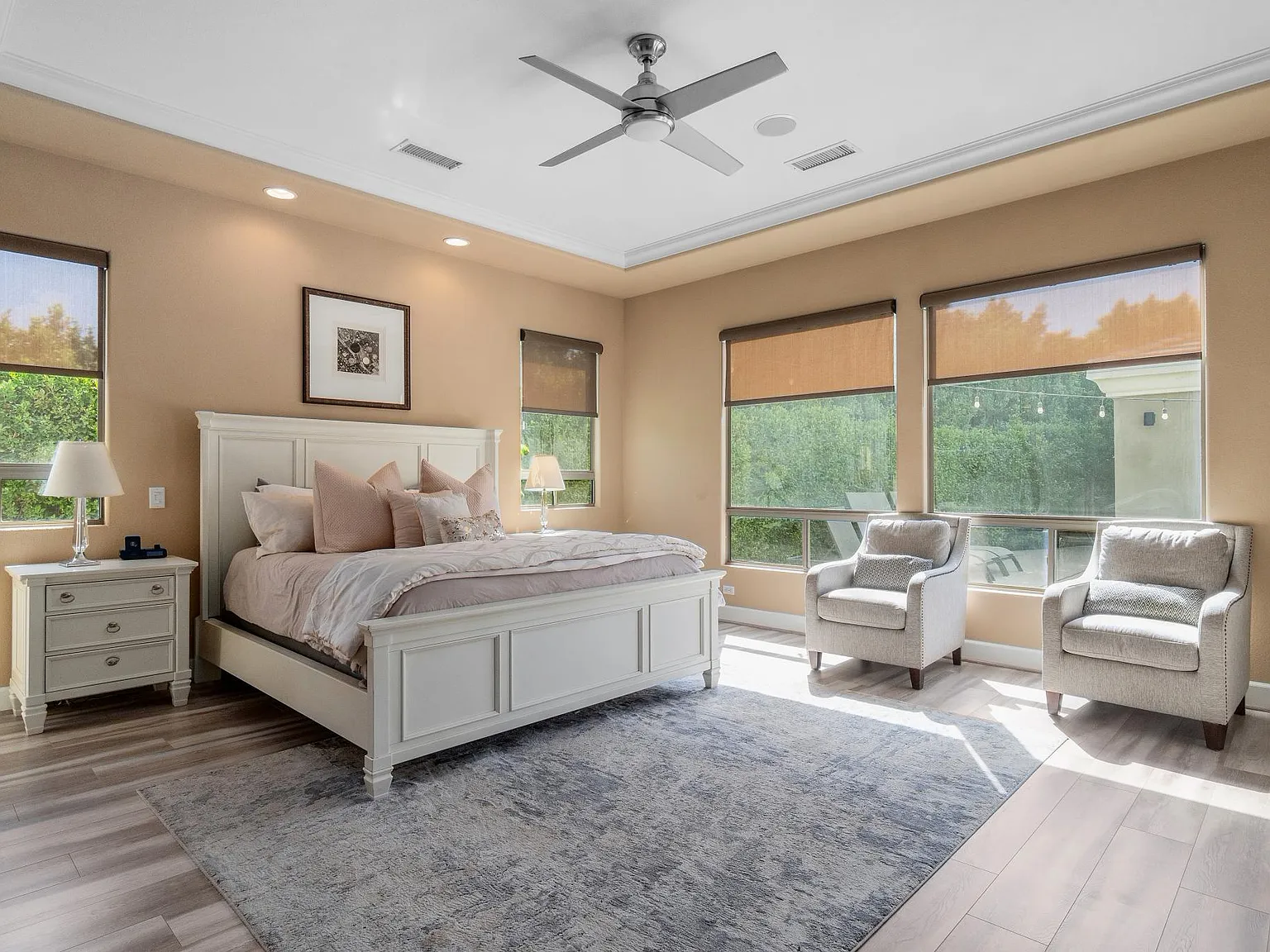 4 bed, 3.5 bath, 2667 sqft, $10,000 — Photo 2