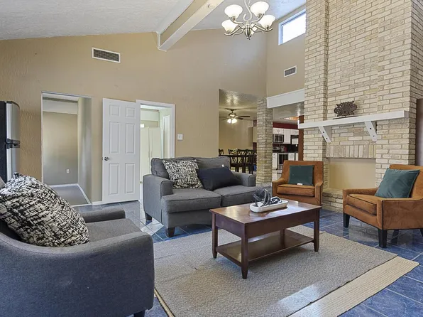 1011 Bay Horse Dr, San Antonio, TX 78245