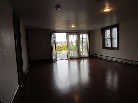 5th image of 235 Orient Way #3C