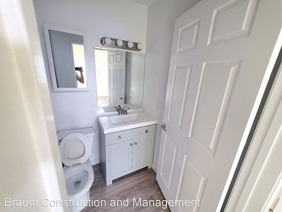 5th image of 14257 Friar St
