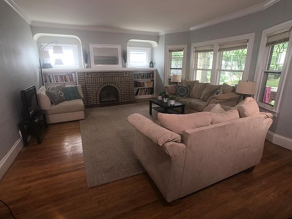 4th image of 1254 Hathaway Ave