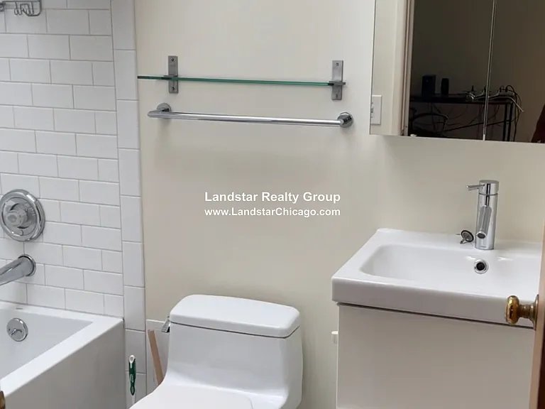 1326 Chicago Ave #201 — Photo 4