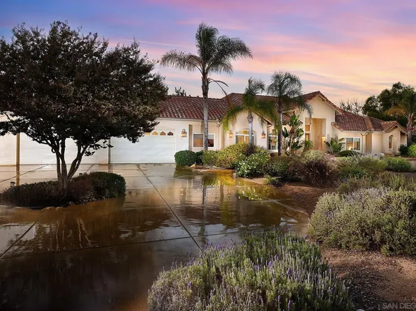 1277 Daxi Ln, Escondido, CA 92029
