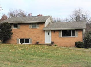 300 Sylvia Dr, Beaver Falls, PA