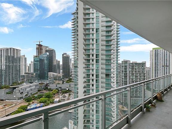 5th image of 90 SW 3rd St APT 3211