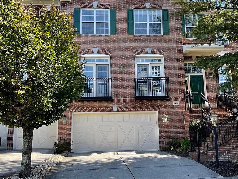 2403 Cypress Green Ln — Photo 36