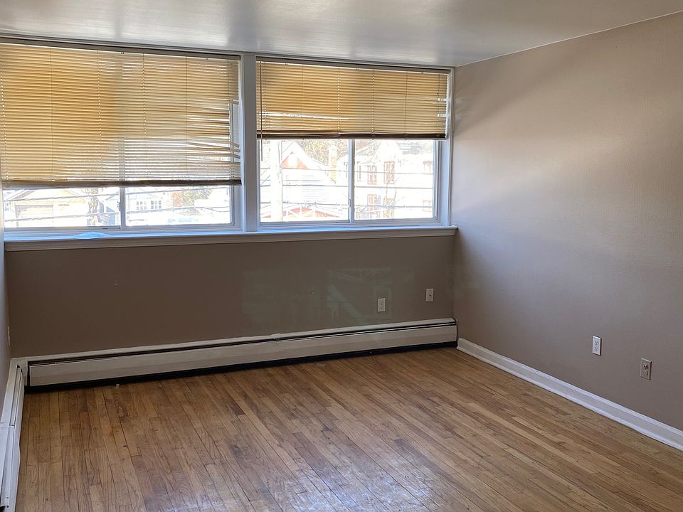 1st image of 17644 Lahser Rd APT 11
