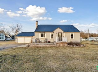 28260 Mineral Springs Rd, New Boston, MI 48164