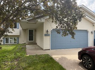 1377 Primrose Ln, Shakopee, MN 55379