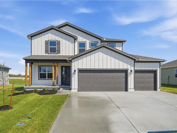 505 SW Newport Dr, Blue Springs, MO 64014