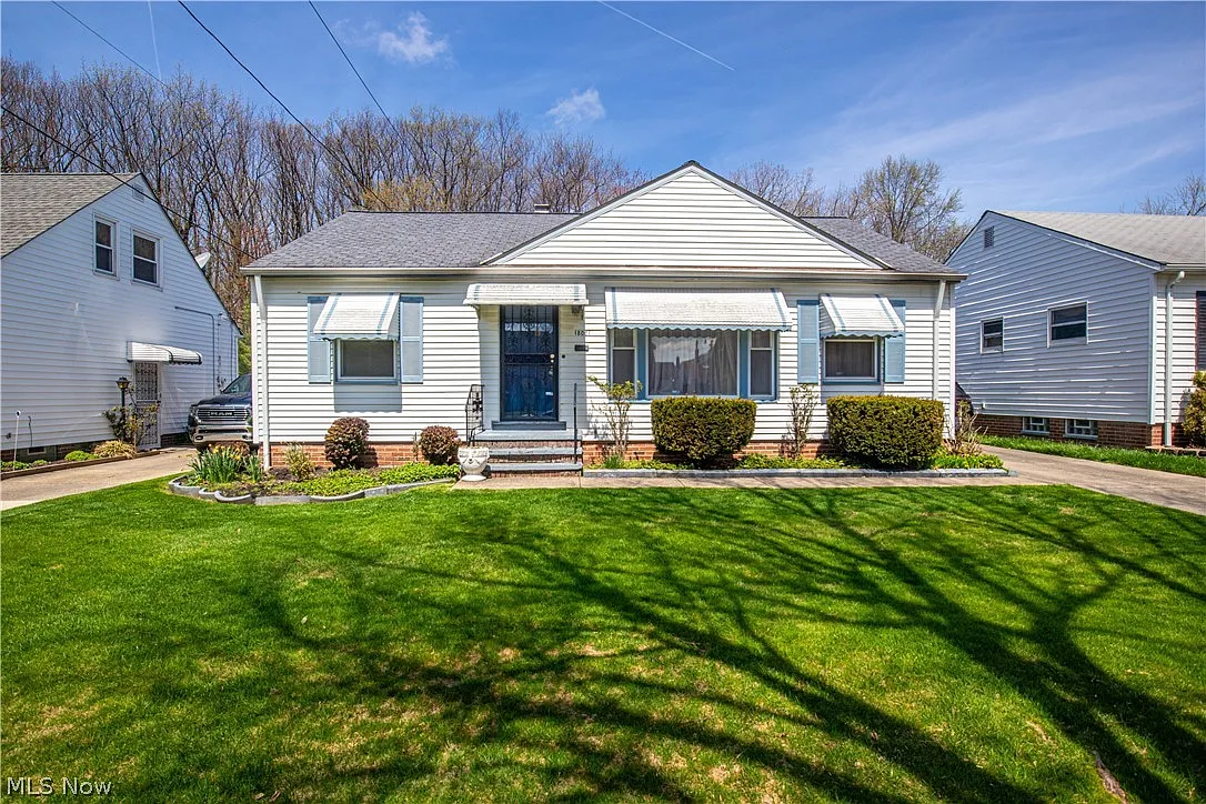 18001 Lotus Dr photo 1