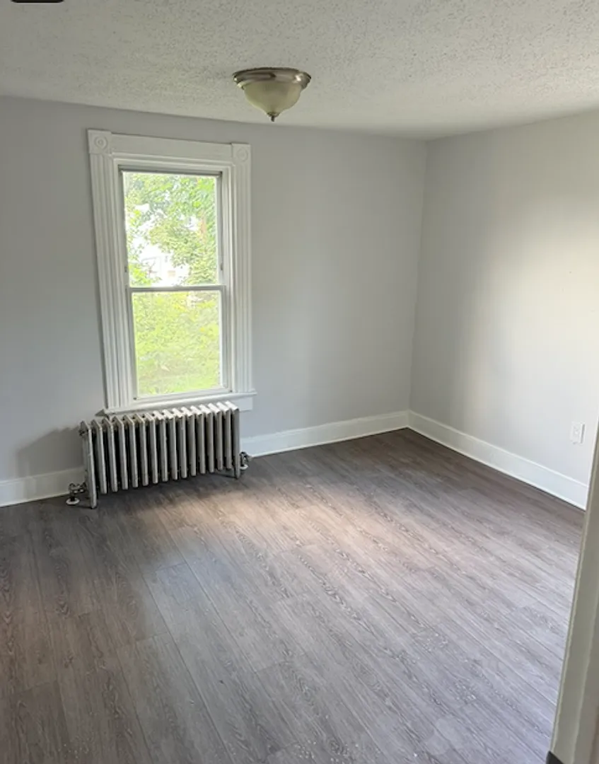 221 Fairview Street — Photo 1