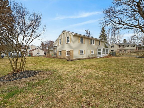 5th image of 110 Dunrovin Ln