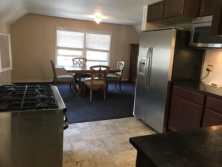 340 Diamond Ave SE — Photo 3