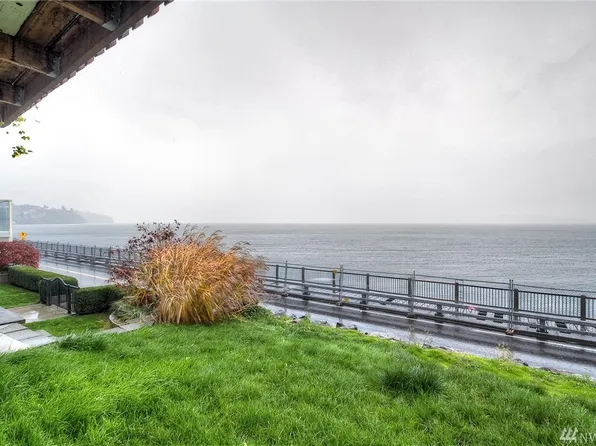 28440 Redondo Beach Dr S, Des Moines, WA 98198