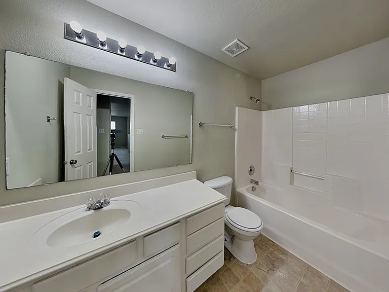 508 Lead Creek Dr — Photo 16