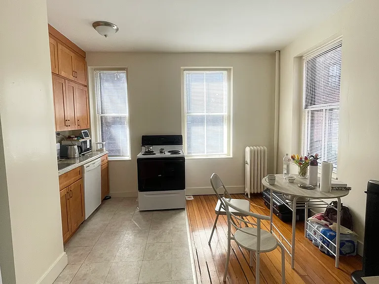 68 Myrtle St #5 — Photo 8