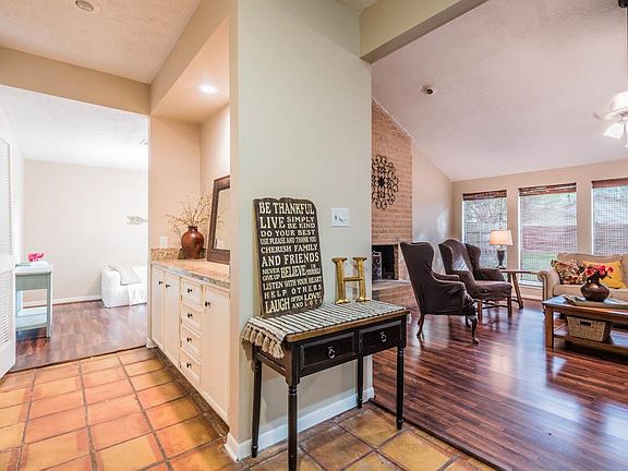 4th image of 934 Mesa Terrace Dr