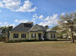432 Booth Pond Rd, Raeford, NC 28376