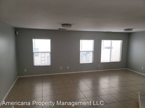 3rd image of 689 Persian Violet Ave