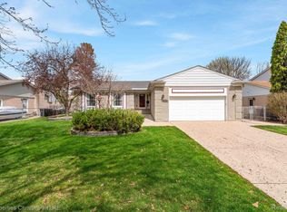 36004 Whitcomb St, Livonia, MI 48154