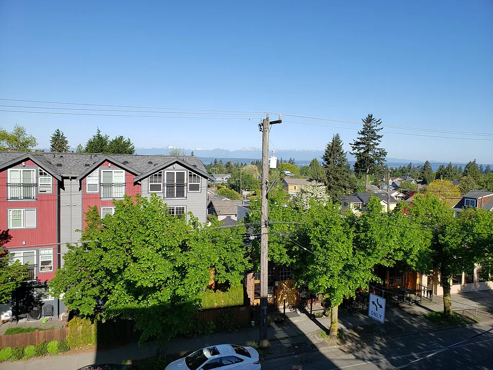 3278 California Ave SW #C