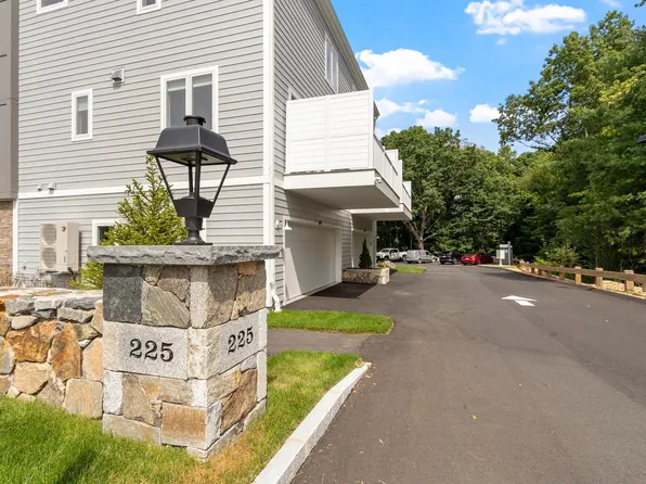 225 Middlesex Tpke #107, Burlington, MA 01803