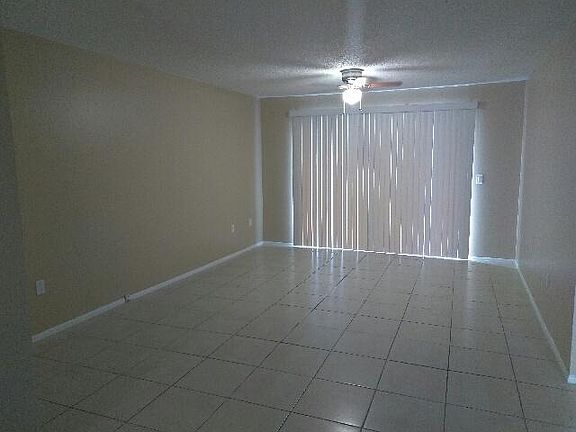 3rd image of 2015 S Tuttle Ave #4