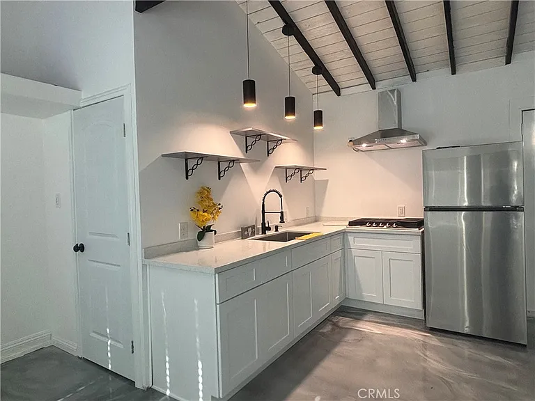 4760 Edenfield Ave — Photo 4