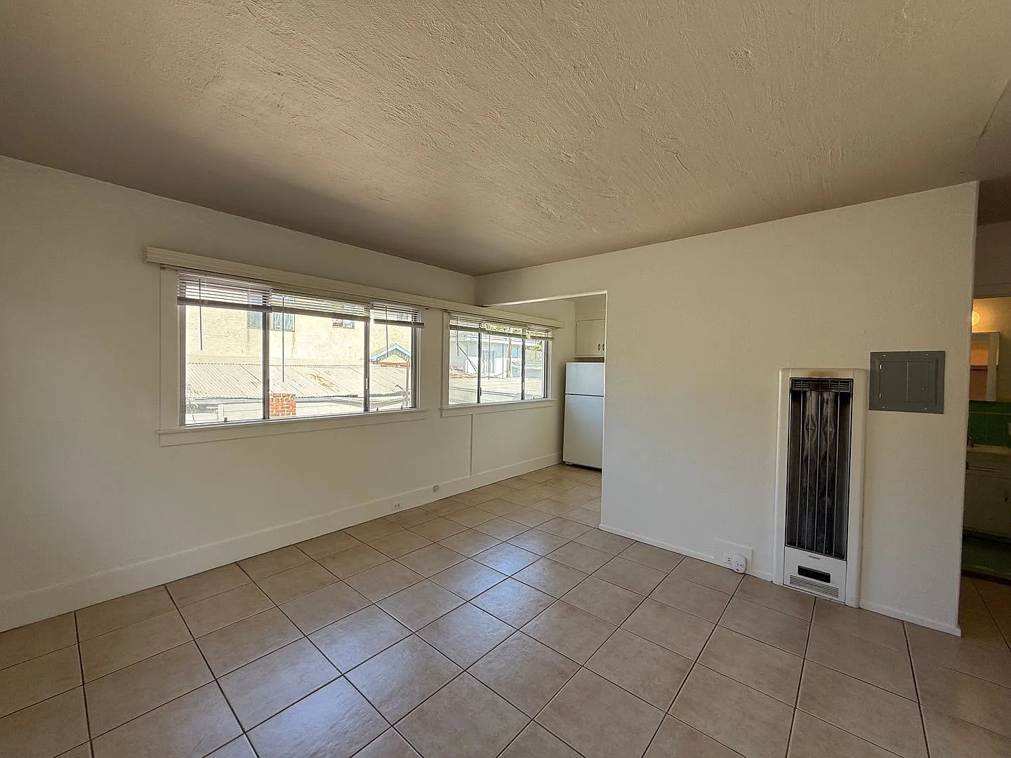 1624 MacArthur Blvd — Photo 3