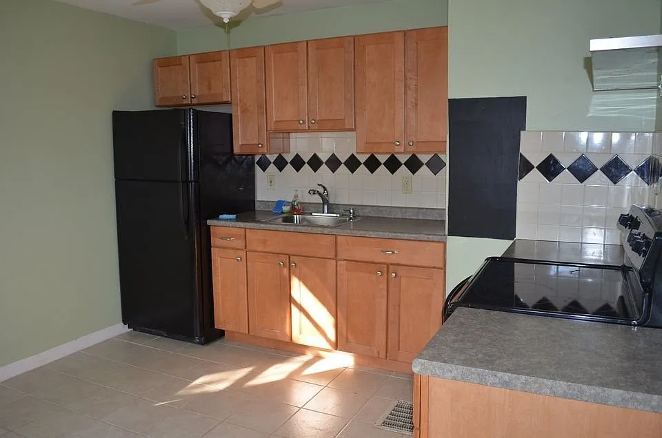 2 bed, 900 sqft, $1,795 — Photo 2