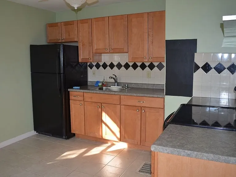 78 Woodlawn Rd #B — Photo 2