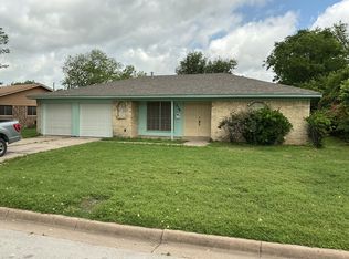 236 Straw Rd, Saginaw, TX 76179