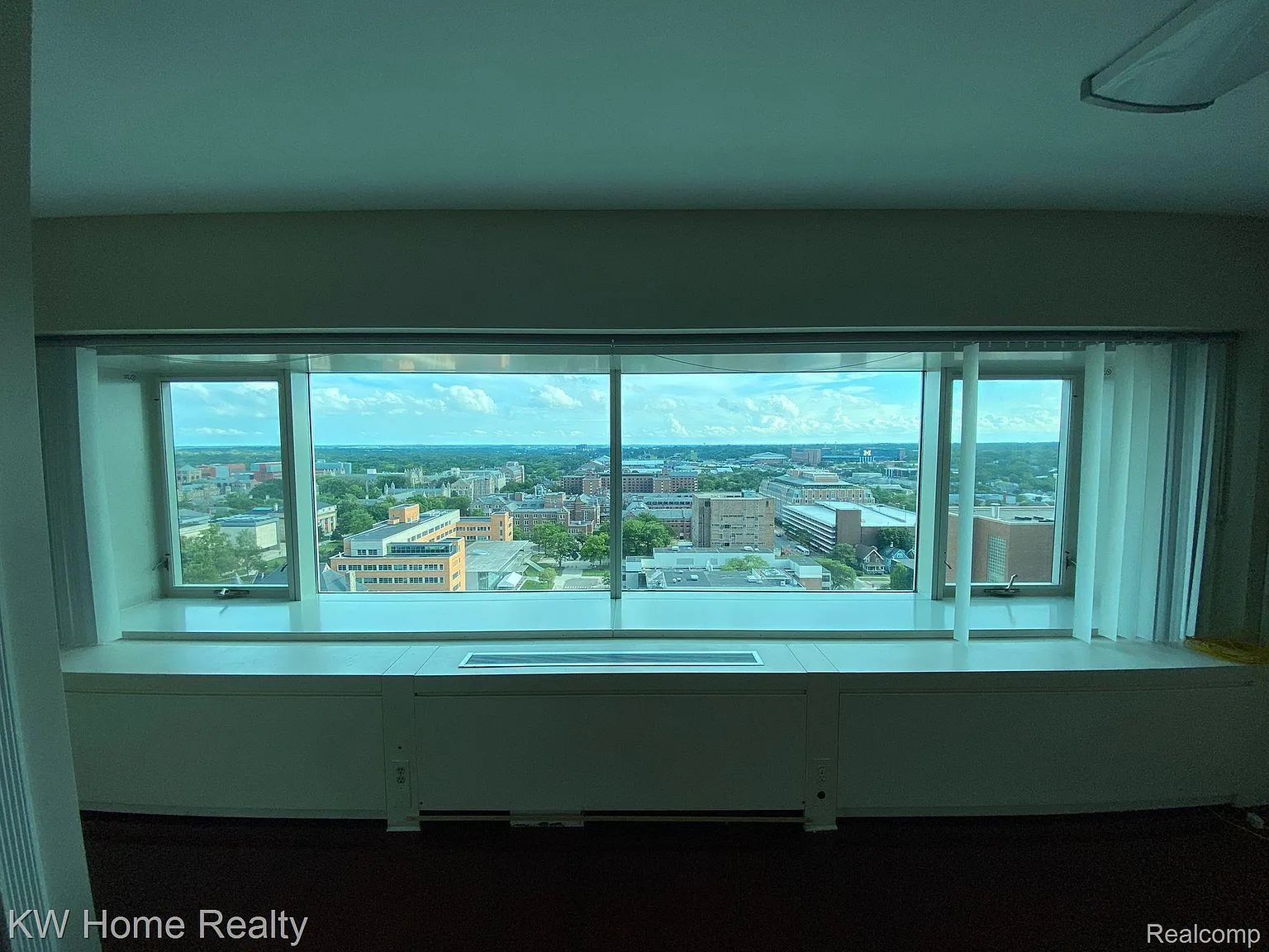 555 E William St APT 19K photo 1