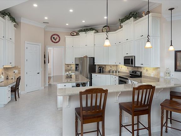 2nd image of 105 Huntley Oaks Ct