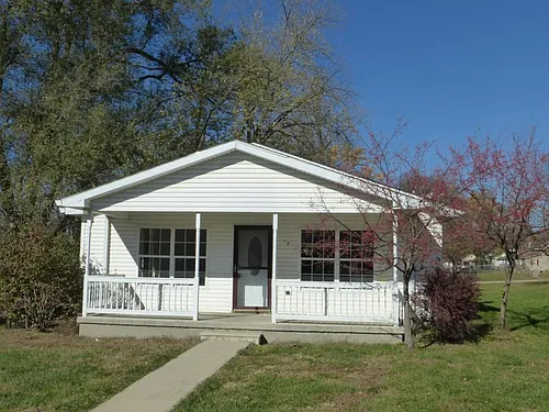 440 Christian Ave Photo 1