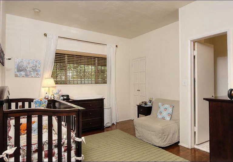 Secondary bedroom