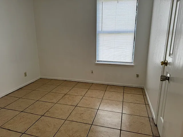 4903 S Gum Ave — Photo 7